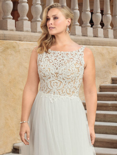 Curvy Designer Wedding Dresses In San Diego