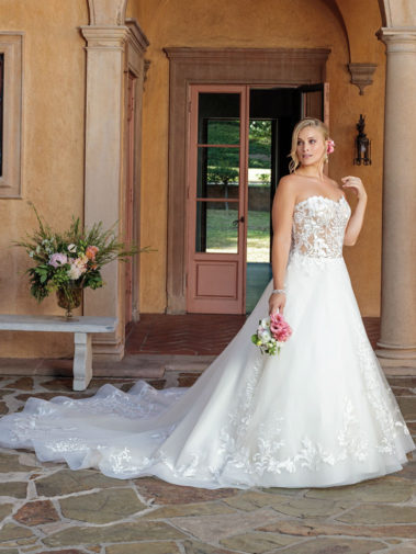 Curvy Designer Wedding Dresses In San Diego